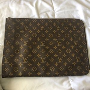 Authentic Louis Vuitton Pochete (XL)